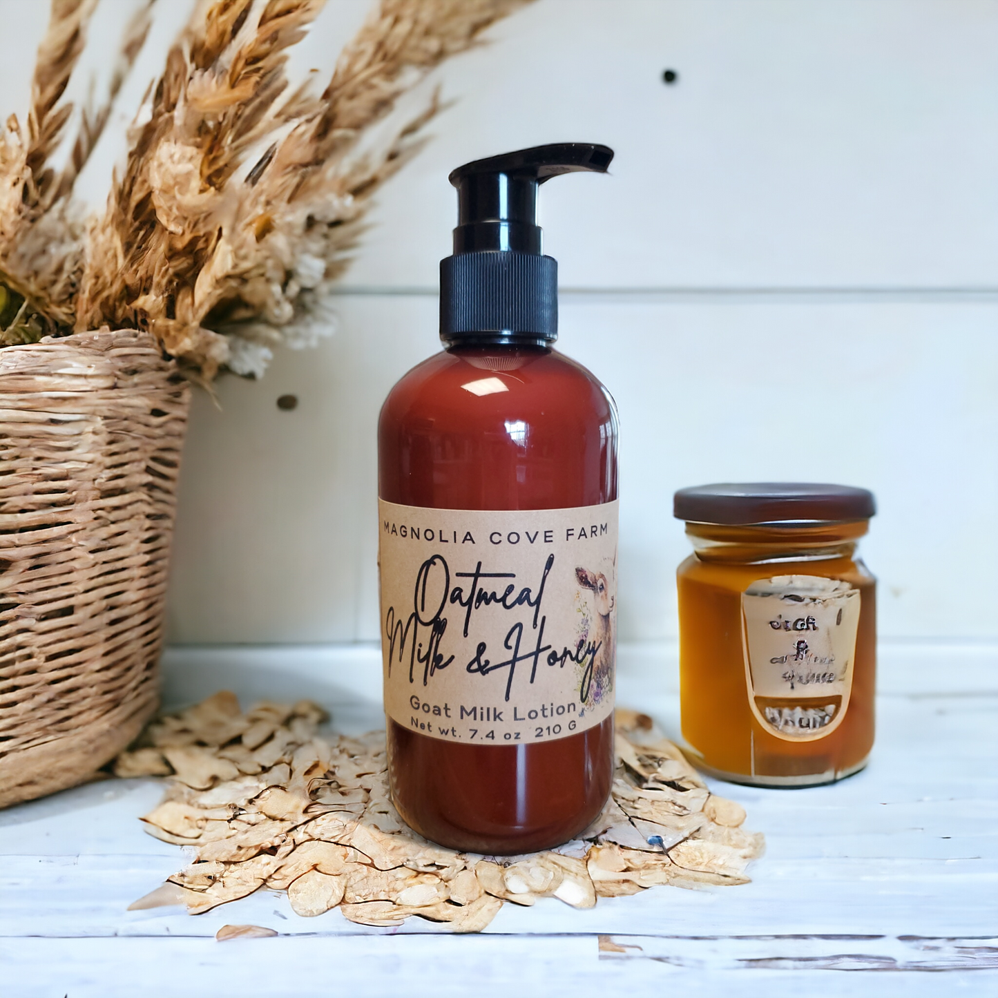 Warm oatmeal combines with sweet milk and a base of sweet honey and vanilla beans.