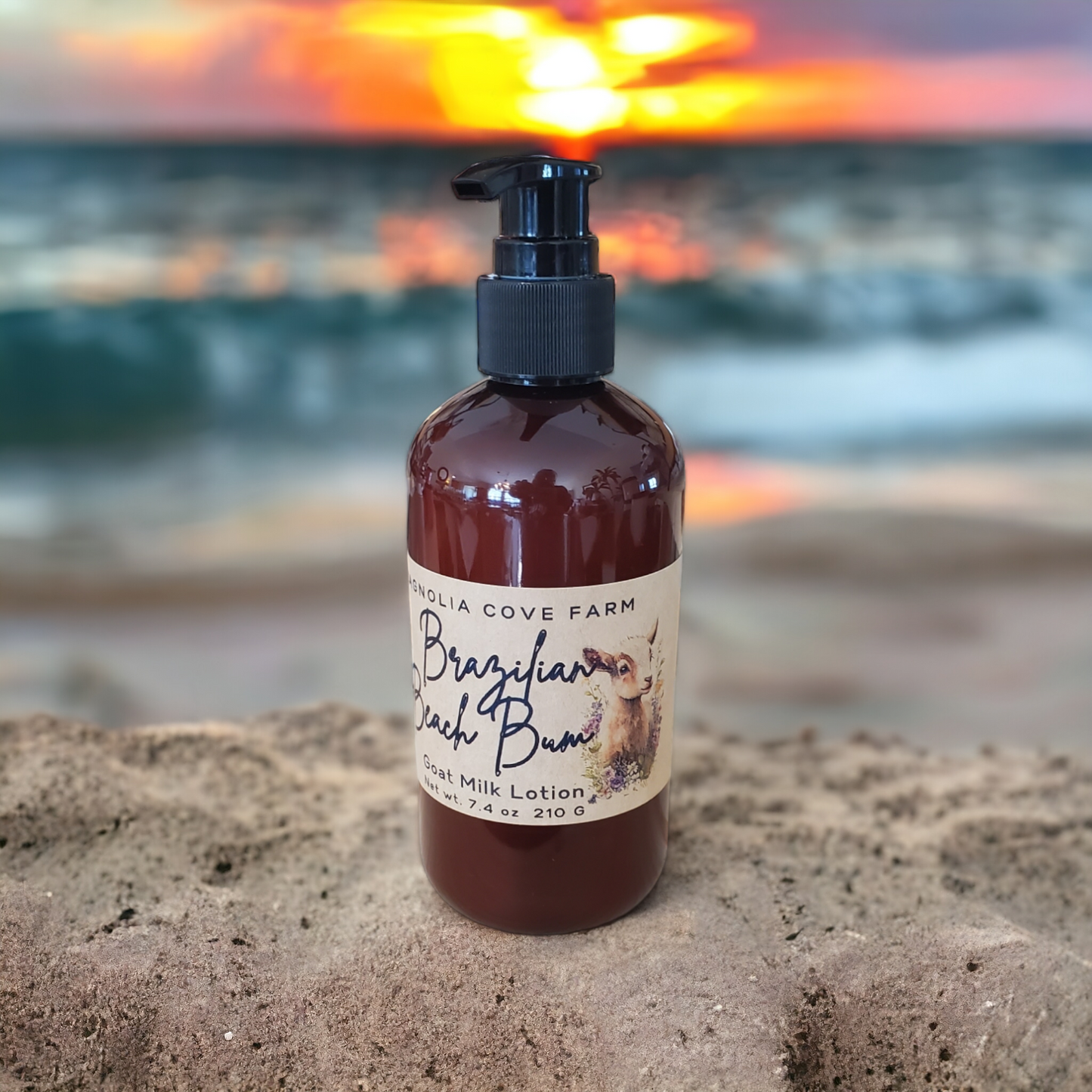 This highly addictive scent will leave you reminiscing about your favorite beach destination. Warm pistachio and coconut cream and a kiss of salted caramel harmonize beautifully with tonka and exotic musks.